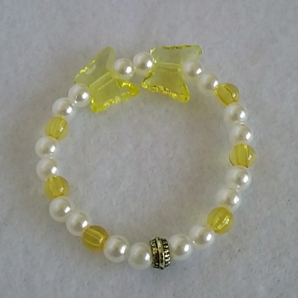 Girls yellow butterfly acrylic beaded stretch bracelet